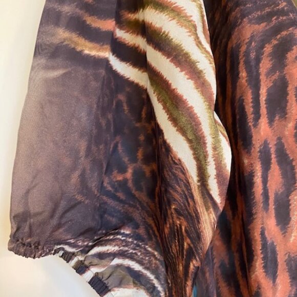 Bebe 100% Silk Cold Shoulder Blouse Animal Print Brown/Blue Size M - Picture 6 of 16